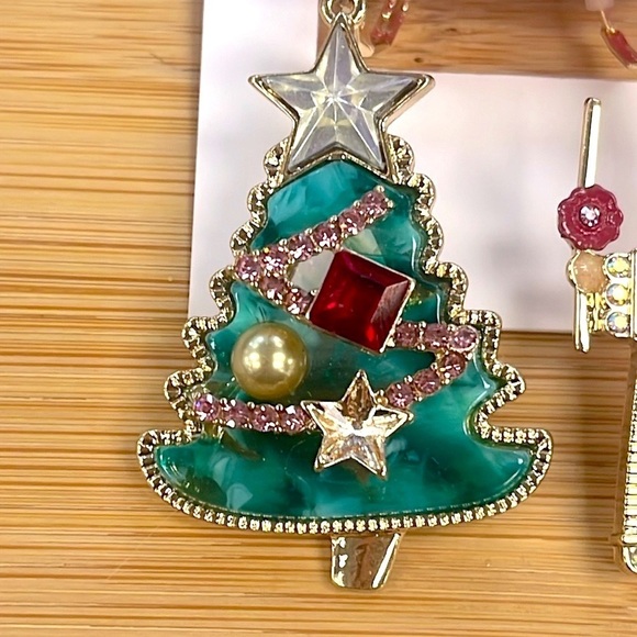 Brand New Betsey Johnsons Mismatch Christmas Tree & Angel Drop Earrings - Picture 4 of 11